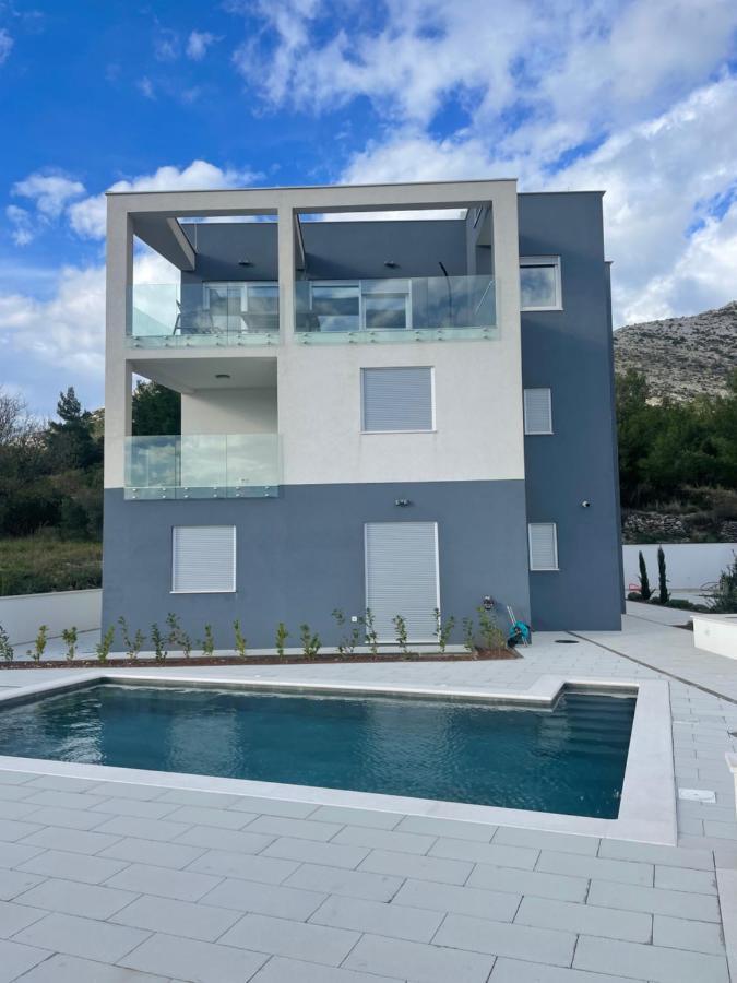 Villa Bofor Kuciste Ngoại thất bức ảnh